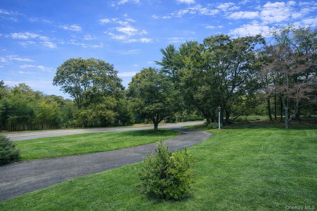 5180 Sound Avenue, Mattituck, NY 11952