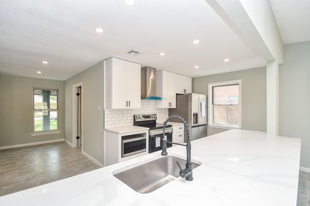 5850 Duxbury Street, Houston, TX 77035