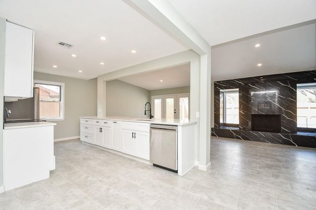 5850 Duxbury Street, Houston, TX 77035