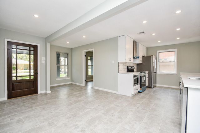5850 Duxbury Street, Houston, TX 77035