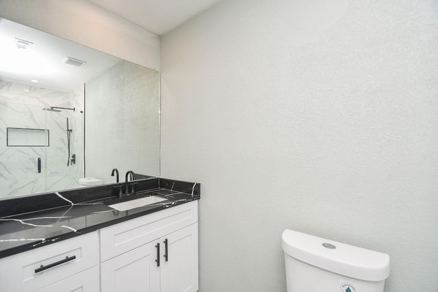 5850 Duxbury Street, Houston, TX 77035