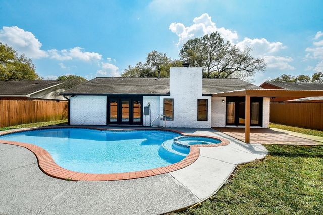 5850 Duxbury Street, Houston, TX 77035