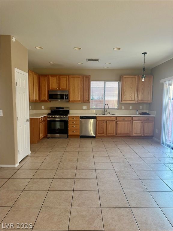 6314 BARRINGTON BRIDGE Avenue N, Las Vegas, NV 89122