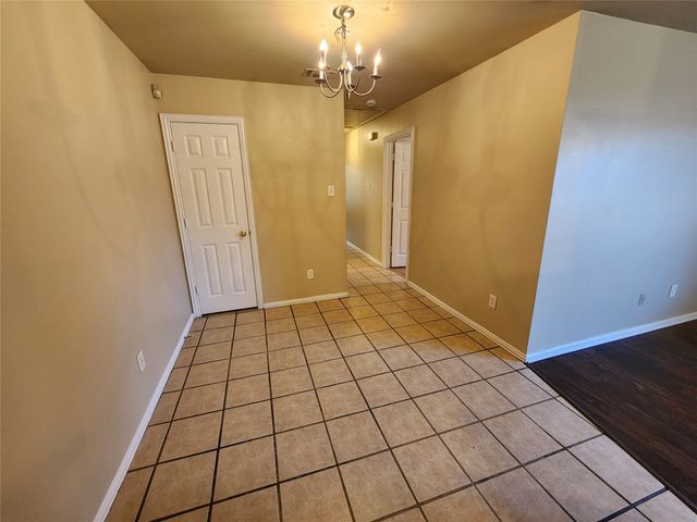939 Baker Street, Fort Worth, TX 76104