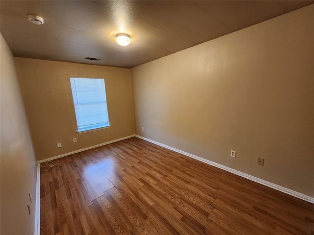 939 Baker Street, Fort Worth, TX 76104