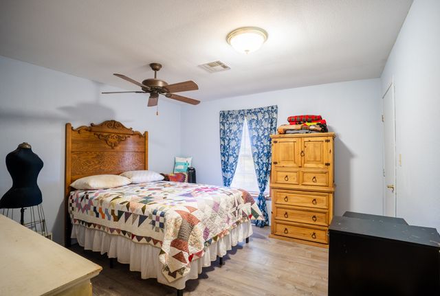 682 Lcr 450, Mexia, TX 76667