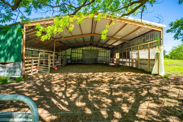 682 Lcr 450, Mexia, TX 76667
