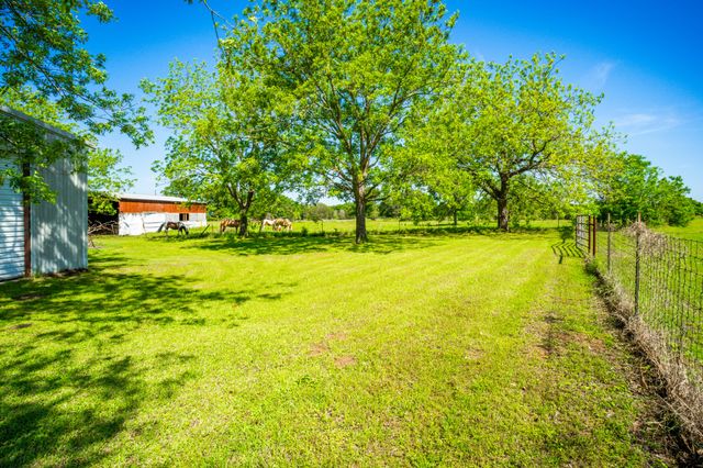 682 Lcr 450, Mexia, TX 76667