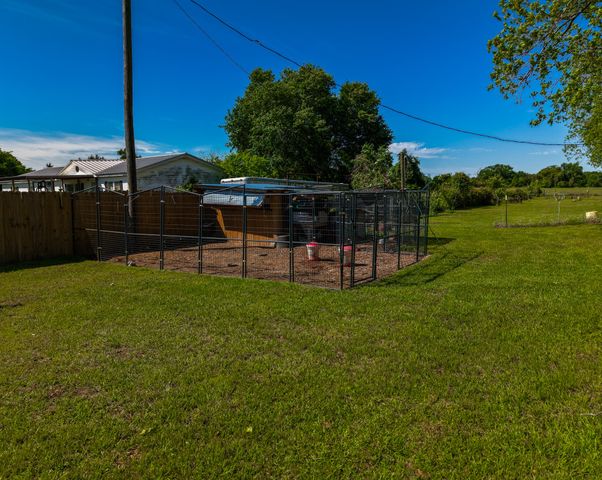 682 Lcr 450, Mexia, TX 76667