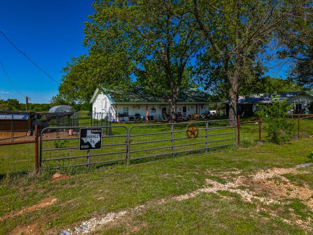 682 Lcr 450, Mexia, TX 76667