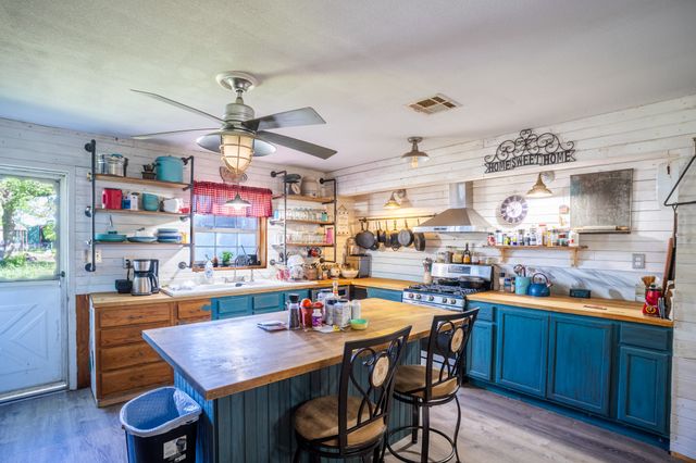 682 Lcr 450, Mexia, TX 76667