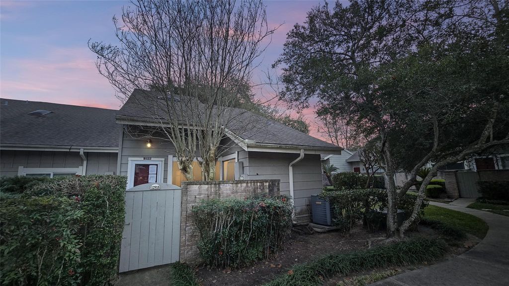 12918 Wirevine Lane, Houston, TX 77072