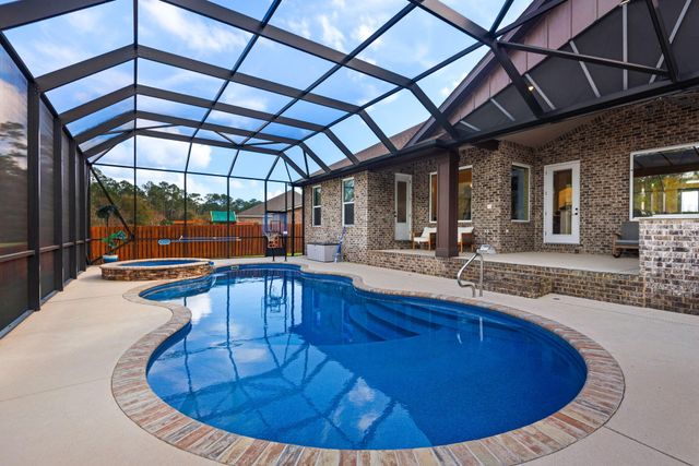 5812 Huntington Creek Boulevard, Pensacola, FL 32526