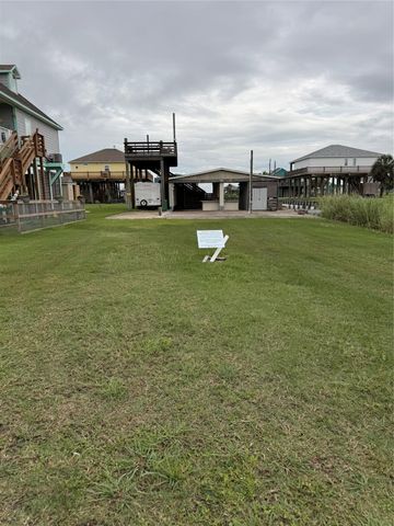 947 S Selwyn Road, Crystal Beach, TX 77650