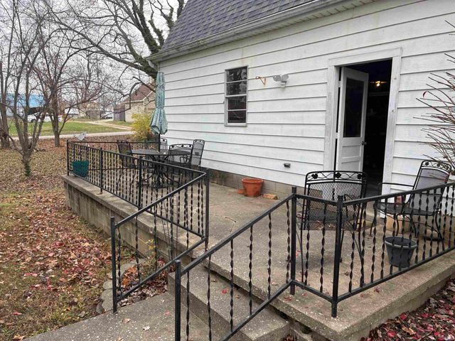 355 W Walnut Street, Elberfeld, IN 47613