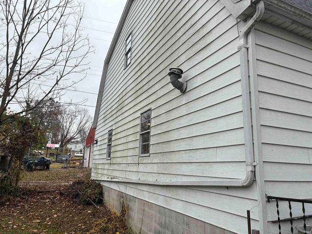 355 W Walnut Street, Elberfeld, IN 47613