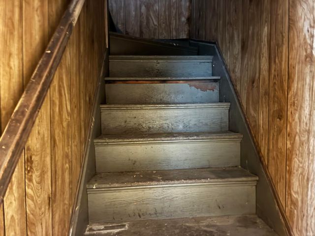 355 W Walnut Street, Elberfeld, IN 47613