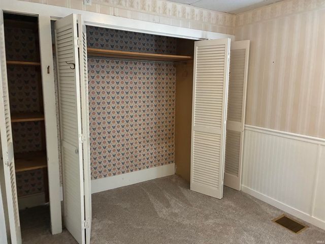 355 W Walnut Street, Elberfeld, IN 47613