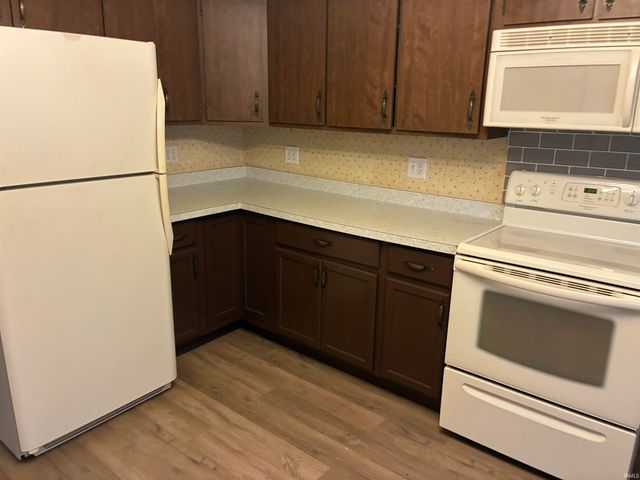 355 W Walnut Street, Elberfeld, IN 47613