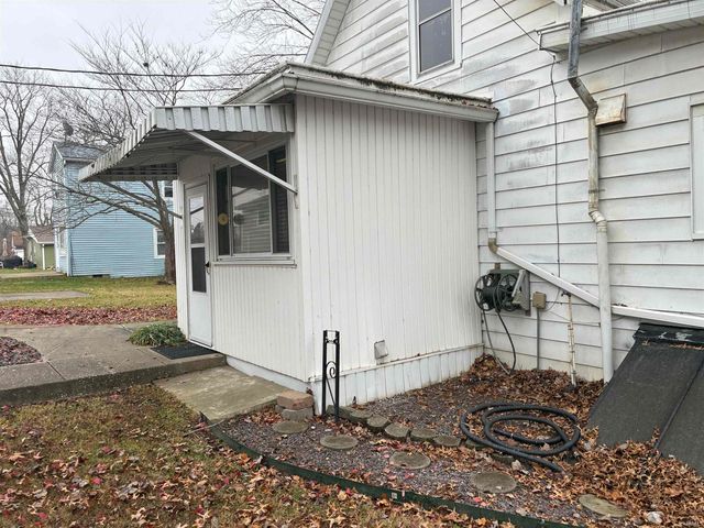 355 W Walnut Street, Elberfeld, IN 47613