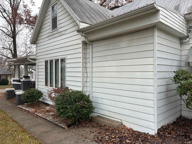 355 W Walnut Street, Elberfeld, IN 47613
