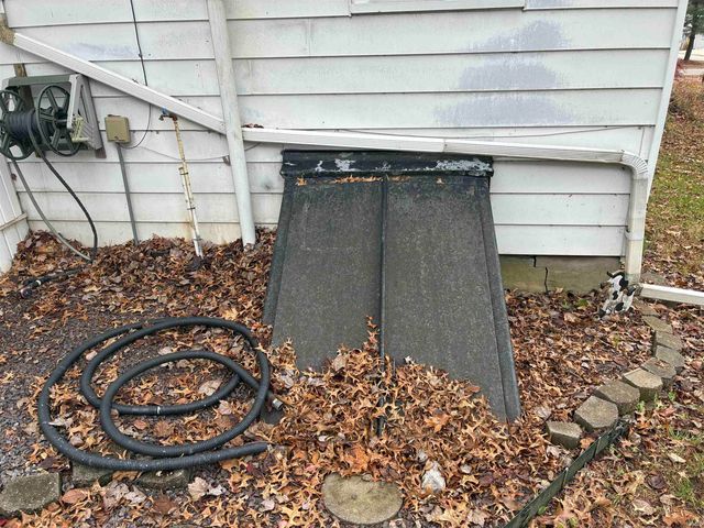 355 W Walnut Street, Elberfeld, IN 47613