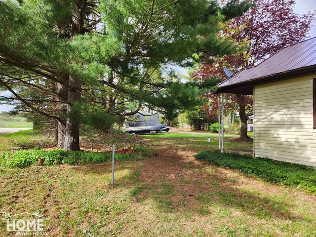 7405 W Lansing Road, Shaftsburg, MI 48872