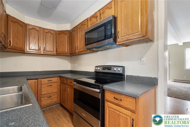 132 2nd Street, Catasauqua Boro, PA 18032