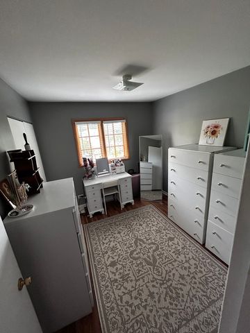 324 N EMERALD Avenue, Mundelein, IL 60060