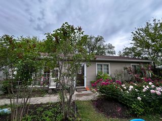 324 N EMERALD Avenue, Mundelein, IL 60060