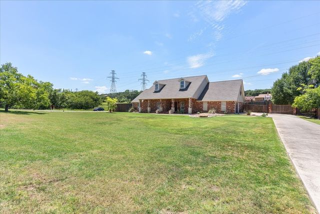 708 Canyon Creek Trail, Fort Worth, TX 76112