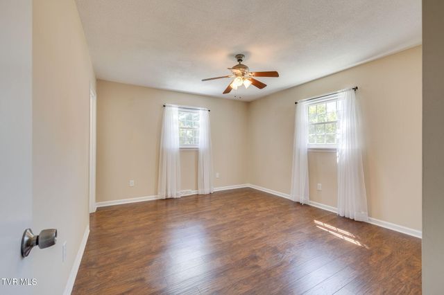 2106 Knob Creek Road, Johnson City, TN 37604
