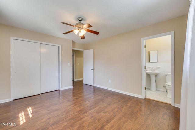 2106 Knob Creek Road, Johnson City, TN 37604