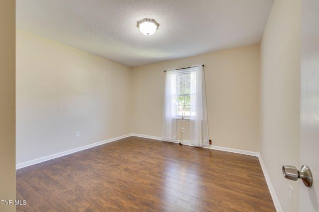 2106 Knob Creek Road, Johnson City, TN 37604
