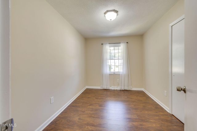 2106 Knob Creek Road, Johnson City, TN 37604