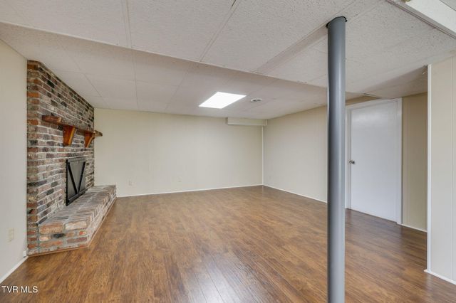 2106 Knob Creek Road, Johnson City, TN 37604