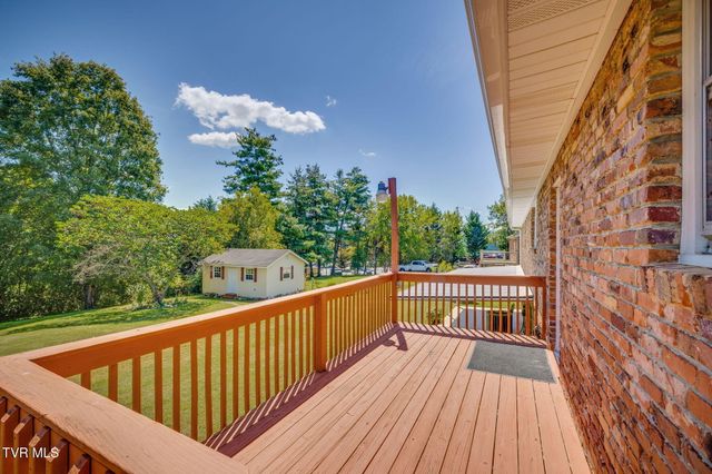 2106 Knob Creek Road, Johnson City, TN 37604