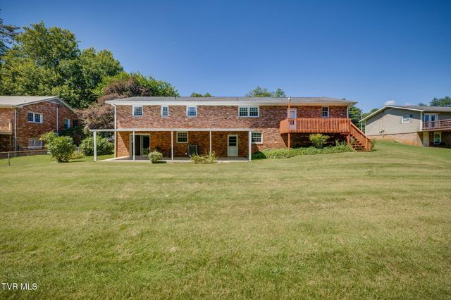2106 Knob Creek Road, Johnson City, TN 37604