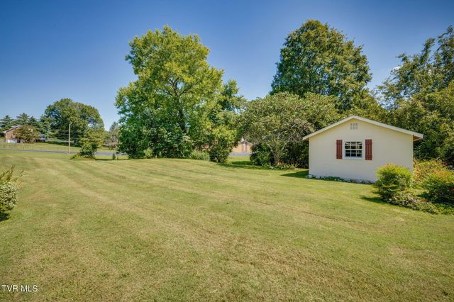 2106 Knob Creek Road, Johnson City, TN 37604
