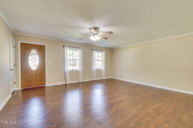 2106 Knob Creek Road, Johnson City, TN 37604