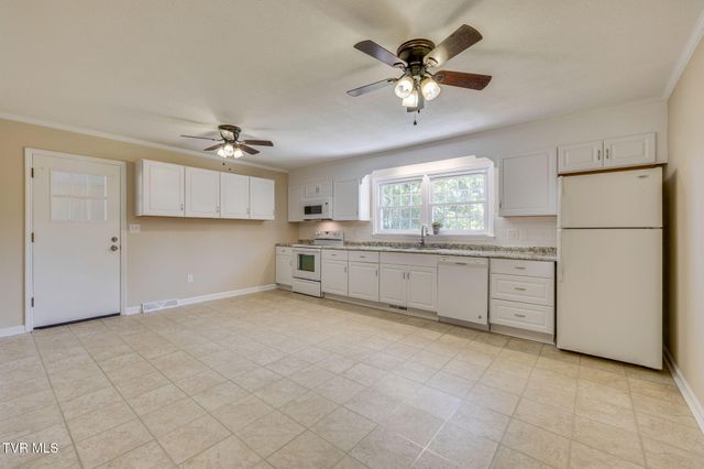 2106 Knob Creek Road, Johnson City, TN 37604