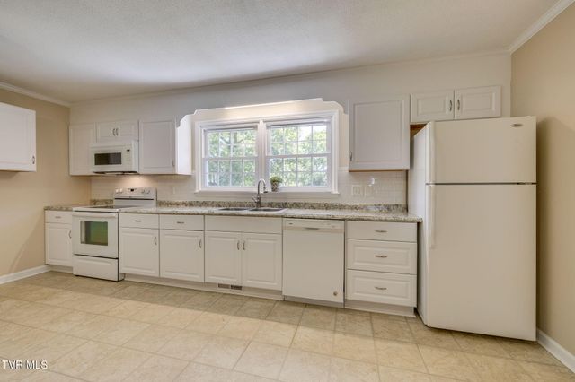 2106 Knob Creek Road, Johnson City, TN 37604