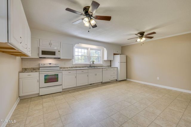 2106 Knob Creek Road, Johnson City, TN 37604