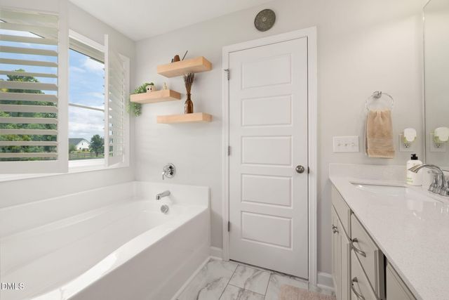 118 W Sand Luggs Court, Angier, NC 27501