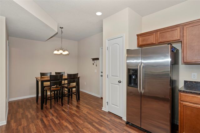 196 Cambridge Drive, West Des Moines, IA 50266