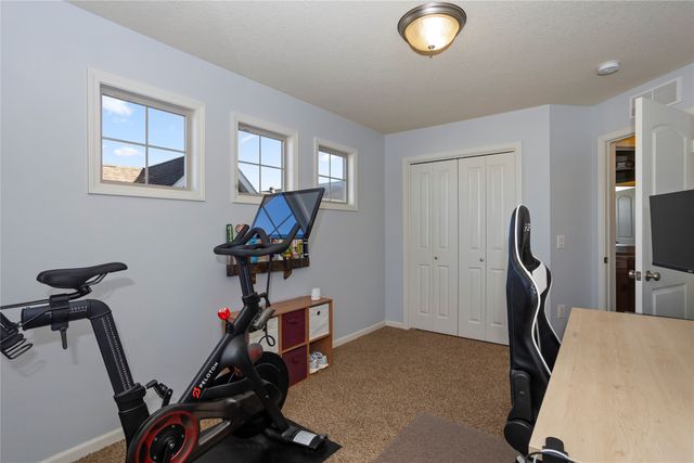 196 Cambridge Drive, West Des Moines, IA 50266