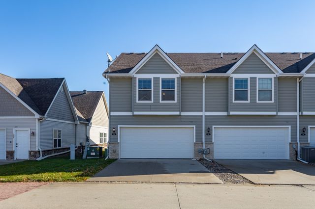 196 Cambridge Drive, West Des Moines, IA 50266