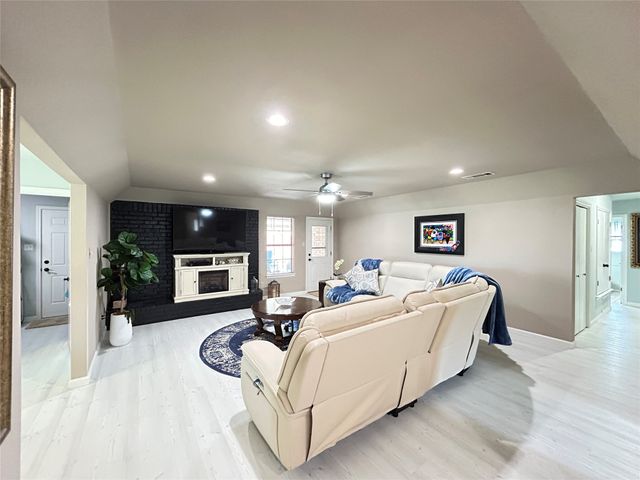 100 Cedar Springs Boulevard, Sulphur Springs, TX 75482