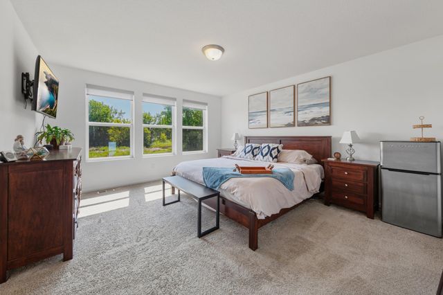 762 Stonegate Road, Chanhassen, MN 55317