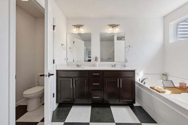 762 Stonegate Road, Chanhassen, MN 55317